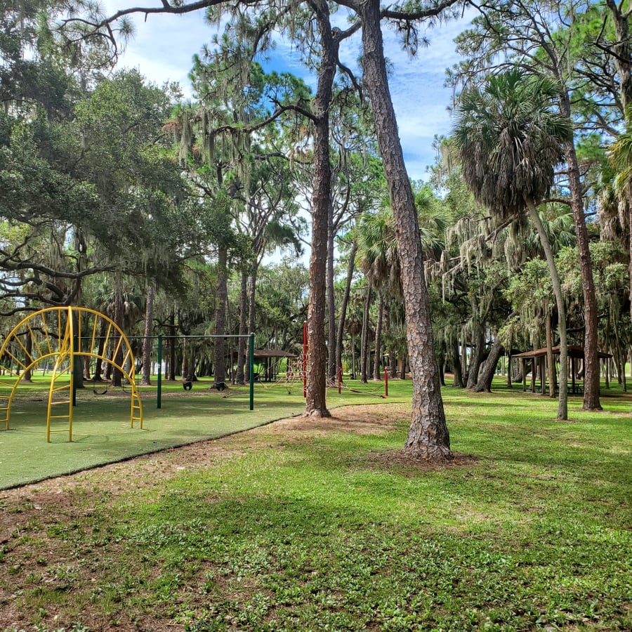 Lake Maggiore Park – photo 1